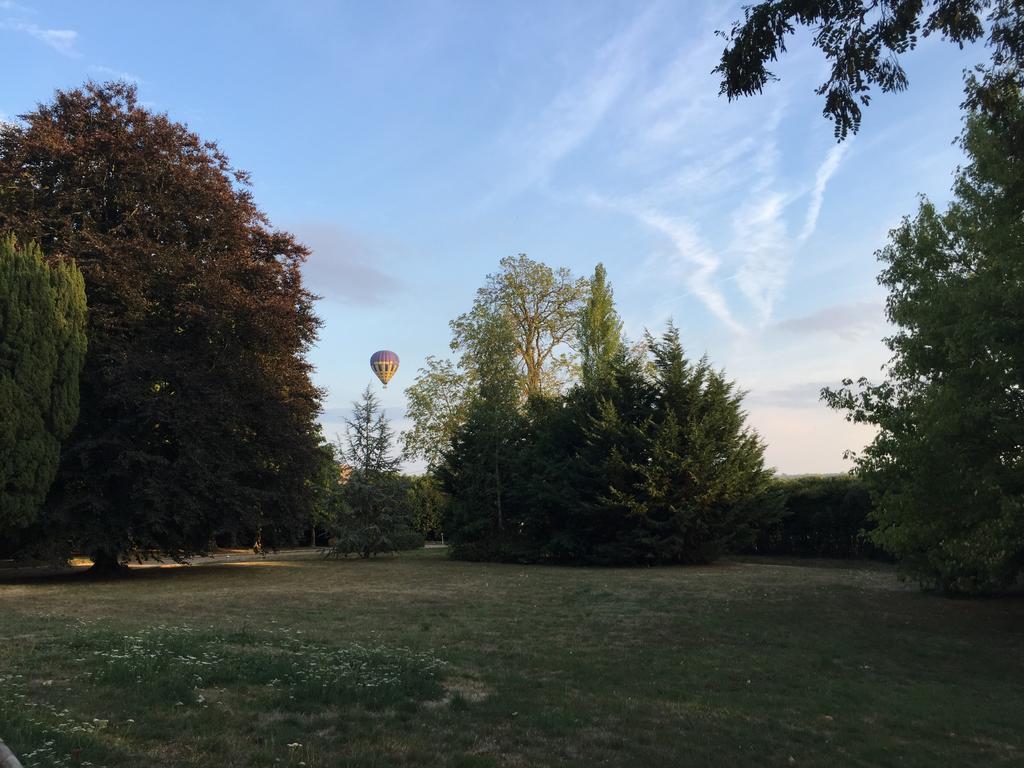Chateau De La Folie Trie-Chateau Екстер'єр фото